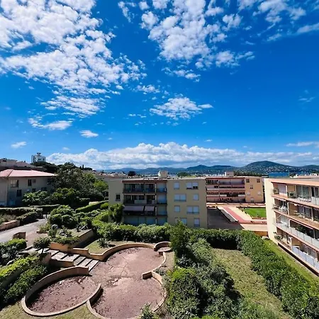 T2 Vue Proche Centre * Saint-Tropez